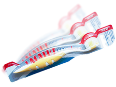 Зубная щетка Дуо клин с пластинкой для чистки языка - фото