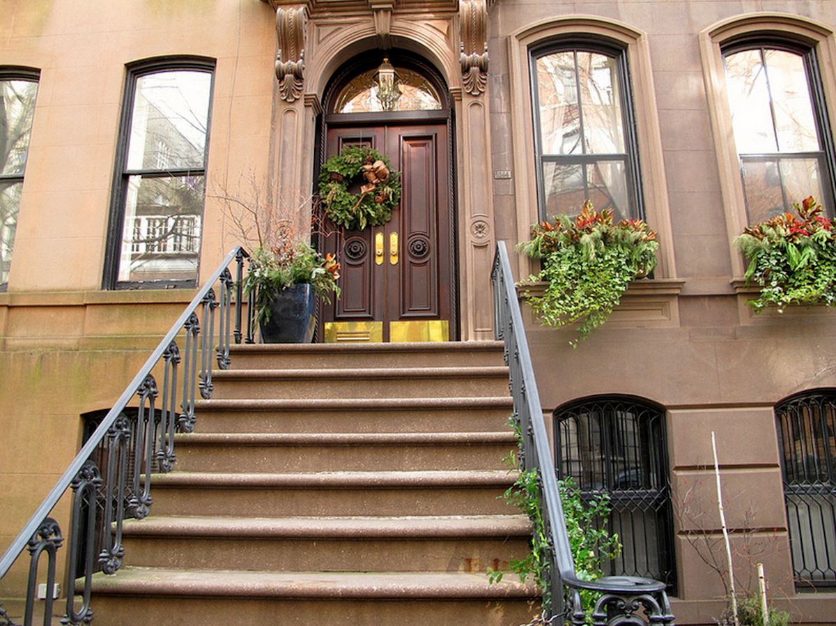 Carrie Bradshaw's Apartment Steps